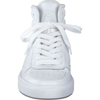 You are after a sneaker with inserted foam sockliner for comfortable feel