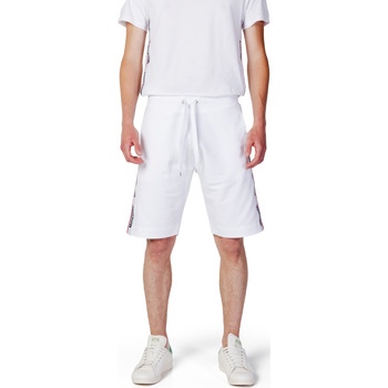 Vêtements Homme Shorts / Bermudas Moschino V1A6885 4409 Blanc