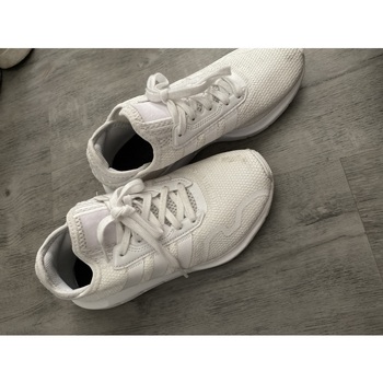 Chaussures Femme Fitness / Training center adidas Originals Baskets center Adidas blanche Blanc
