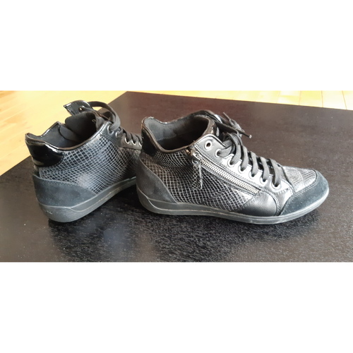 Chaussures Femme Baskets montantes Geox Baskets noires avec zip Noir