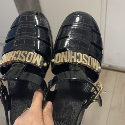 Chaussures Femme Recevez une réduction de Moschino Sandale Moschino Noir