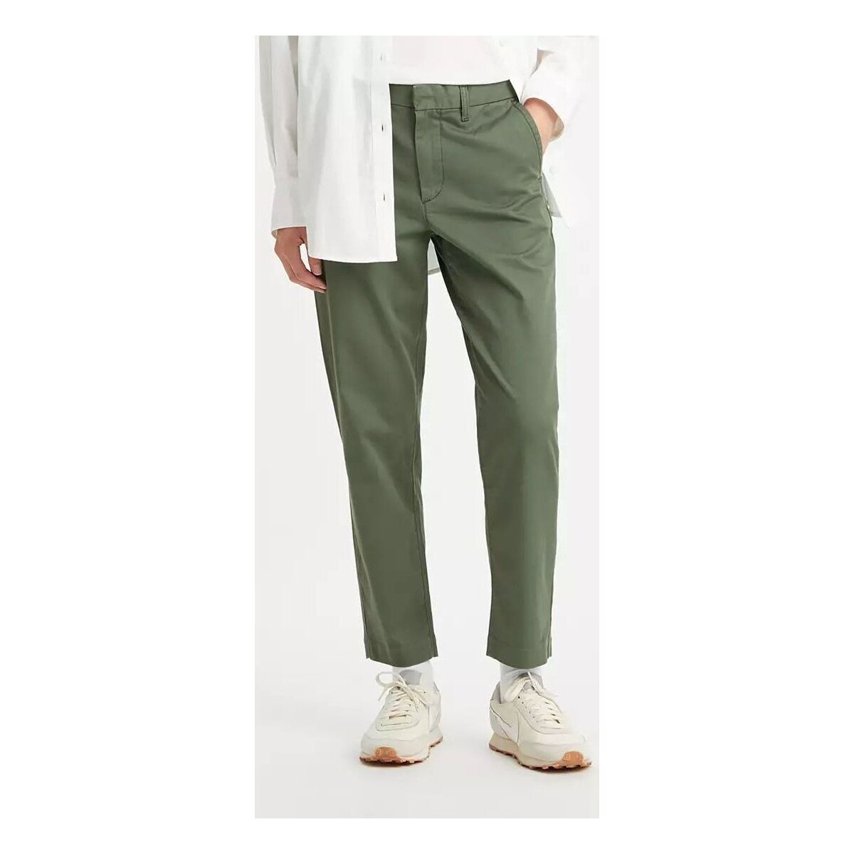 Vêtements Femme Pantalons Levi's A4673 0003 - ESSENTIAL CHINO-THYME Vert
