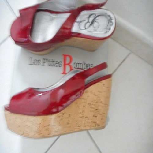 Chaussures Femme Sandales et Nu-pieds Les Petites Bombes Sandales compensées ouvertes Les P'tites Bombes rouge vernis Rouge