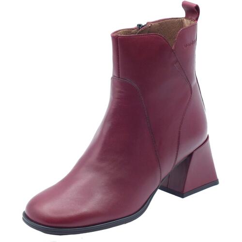 Chaussures Femme Low boots Wonders et appréciez le look élégant et raffiné des pièces Rouge