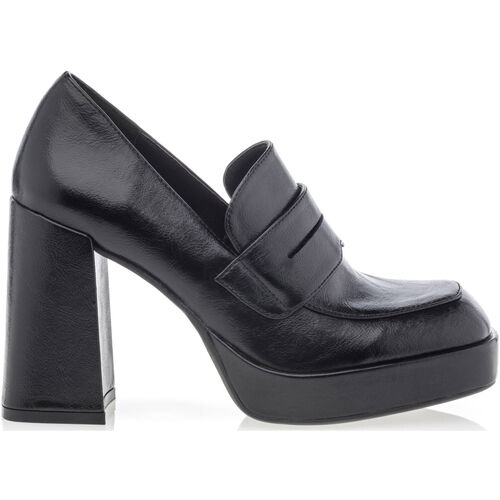 Chaussures Femme Mocassins Vinyl Shoes A close-up look at Beyoncés black platform boots Noir