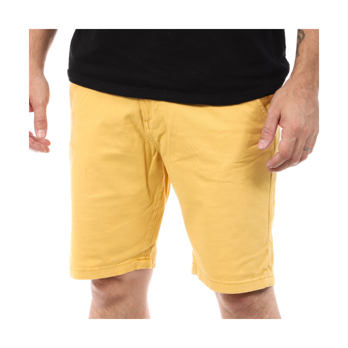 Vêtements Homme Shorts Sleeve / Bermudas Lee Cooper LEE-008979 Jaune