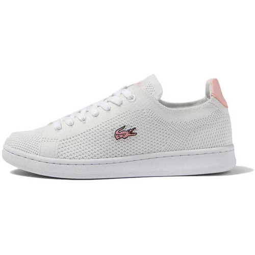 Chaussures Femme Baskets basses Lacoste sur CARNABY PIQUEE Blanc