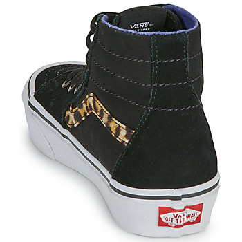 collaborated with Vans to