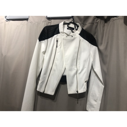 Vêtements Femme Vestes / Blazers Sans marque Veste blanche Blanc