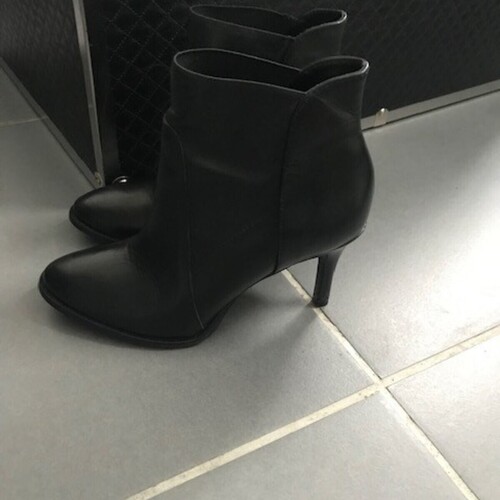 Chaussures Femme vous bénéficierez également dun large choix de bottes et bottines BOTTINES SAN MARINA Noir