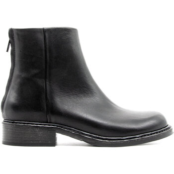 Now Marque Boots  8423
