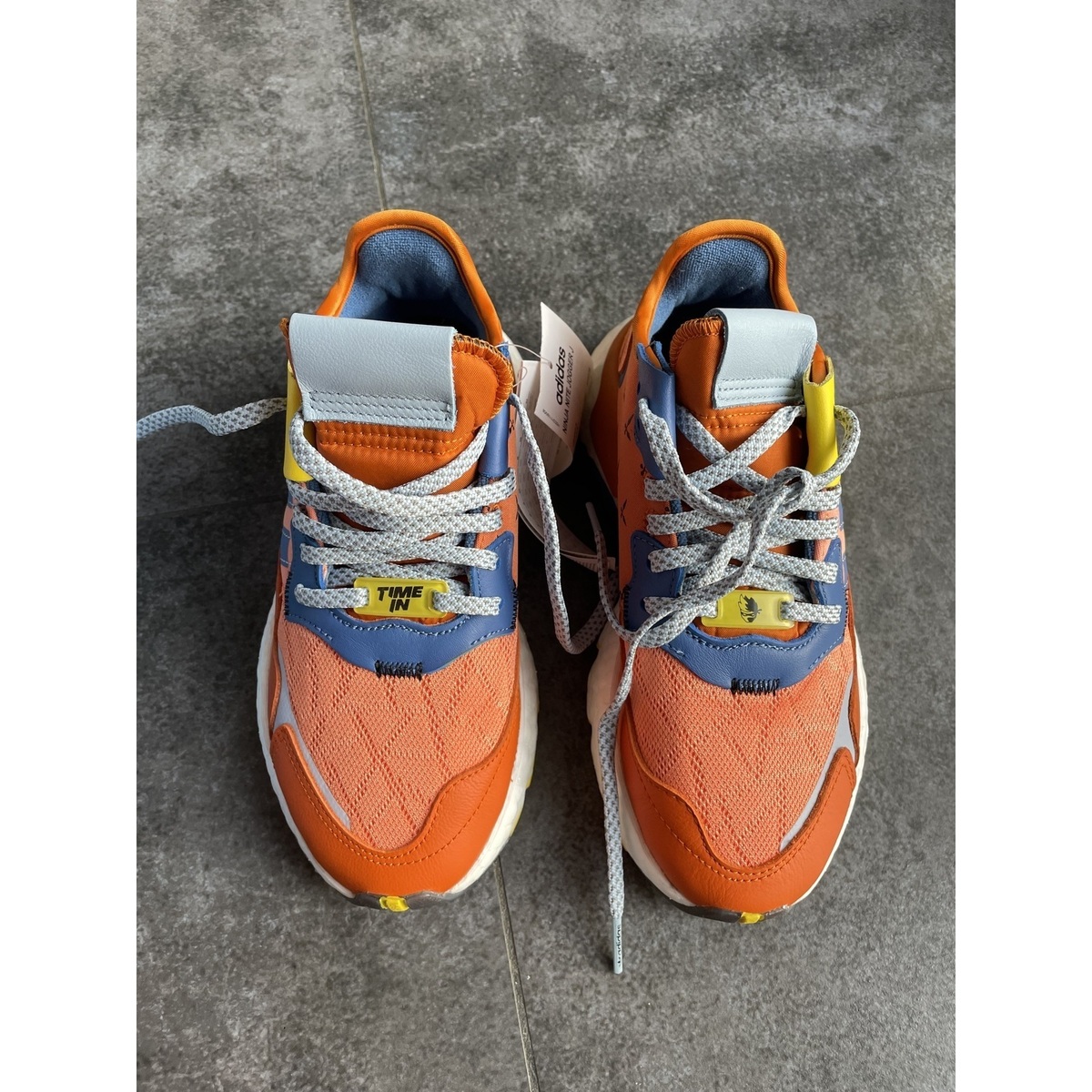 Chaussures Enfant Baskets basses adidas Originals Basket Adidas nite jogger junior Orange