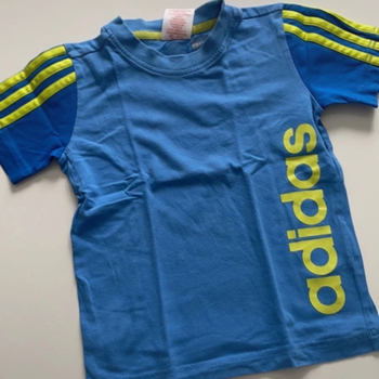 Vêtements Garçon T-shirts manches courtes Adidas Kid TEE shirt adidas 4-5 ans Bleu