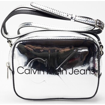 Sacs Femme Sacs Calvin Klein Jeans Bolsos  en color plata para Argenté