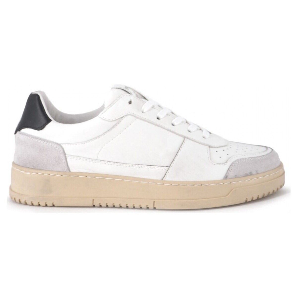 Chaussures Femme Add similar style Sneakers as Alessandra Ambrosio to your wardrobe with these picks below style Sneaker unisexe en nappa et daim Blanc