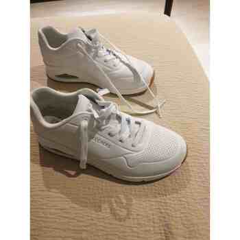 Chaussures Femme Tennis sandals Skechers sandals SKECHERS UNO BLANC 38 Blanc