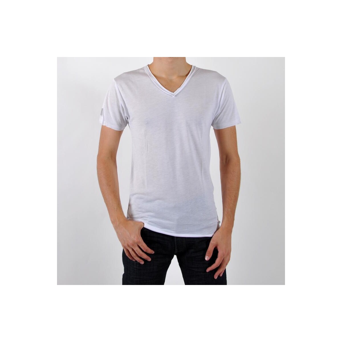 Vêtements Homme T-shirts manches courtes Eleven Paris T-Shirt L2 Basic V SS Blanc