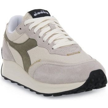 Chaussures Homme Baskets mode Diadora taille RACE SUEDE SW Blanc