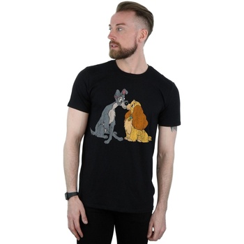 Vêtements Homme T-shirts manches longues Disney Lady And The Tramp Distressed Kiss Noir