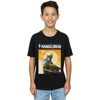 Vêtements Garçon T-shirts manches courtes Disney The Mandalorian The Child Two Moons Noir