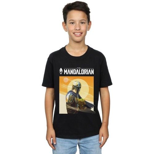 Vêtements Garçon T-shirts manches courtes Disney The Mandalorian The Child Two Moons Noir