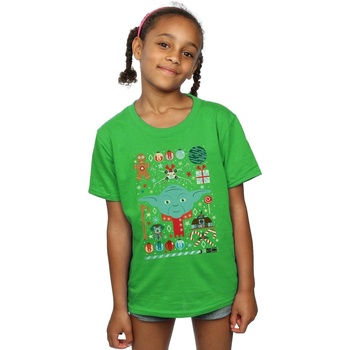 Vêtements Fille T-shirts manches longues Disney Yoda Christmas Vert