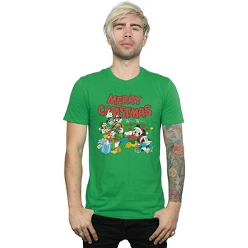 Vêtements Homme T-shirts manches longues Disney Mickey And Friends Winter Wishes Vert