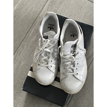 Chaussures Femme Baskets basses adidas Originals Basket Blanc