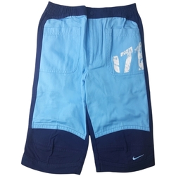 Vêtements Garçon Shorts CROSS / Bermudas Nike 490415 Rouge
