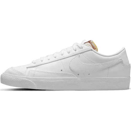 Chaussures Femme Baskets mode Nike DC4769 Blanc