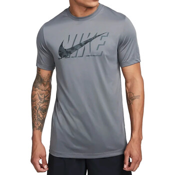 Vêtements Homme T-shirts manches courtes Nike DZ2741 Gris
