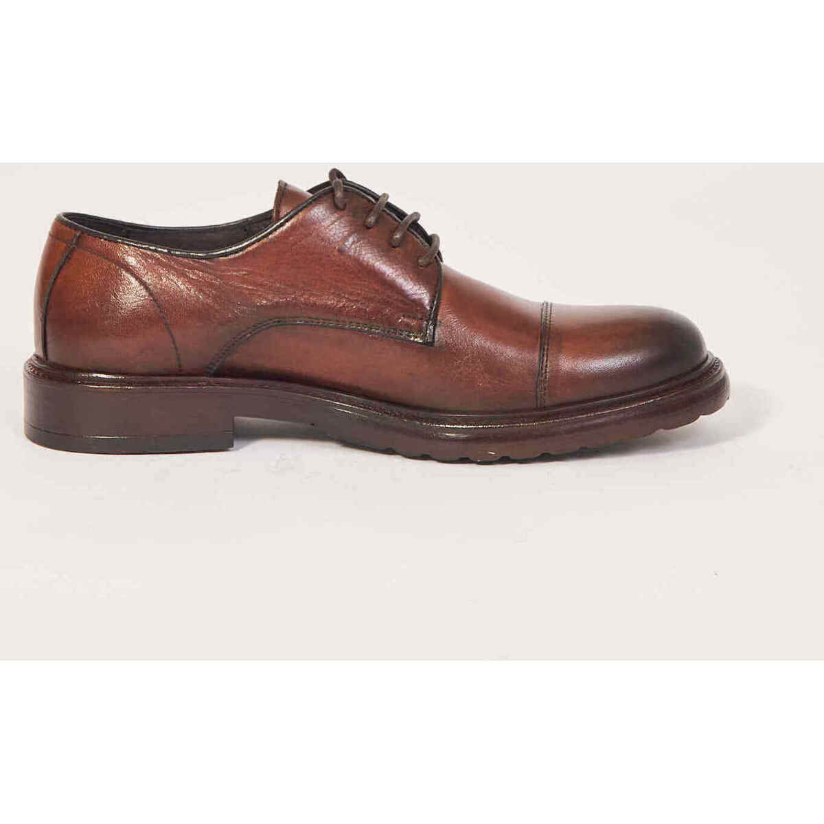 Chaussures Homme Produit vendu et expédié par Richelieus  pour hommes en cuir nappa souple Marron