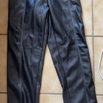 Vêtements Femme Le Coq Sportif Jennyfer Pantalon en similicuir Noir