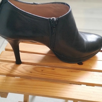 Chaussures Femme Low boots Blue Café Noir Boots Blue en cuir TBE Noir