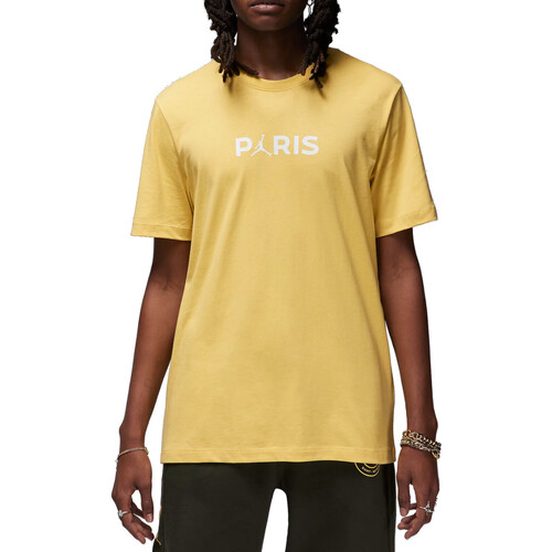 Vêtements Homme T-shirts manches courtes plus Nike FN5332 Jaune