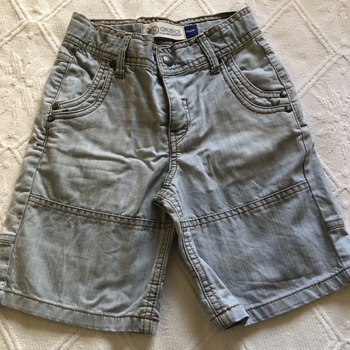 Vêtements Garçon Shorts / Bermudas Okaïdi Okaïdi - bermuda en jean taille 5 ans Bleu