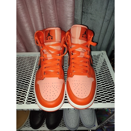 Chaussures Femme Baskets montantes Nike Basket Jordan Orange
