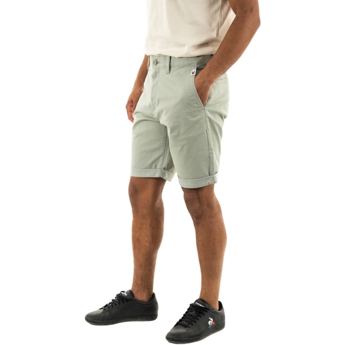 Vêtements Femme Shorts / Bermudas Tommy overhemd Jeans dm0dm18812 Vert