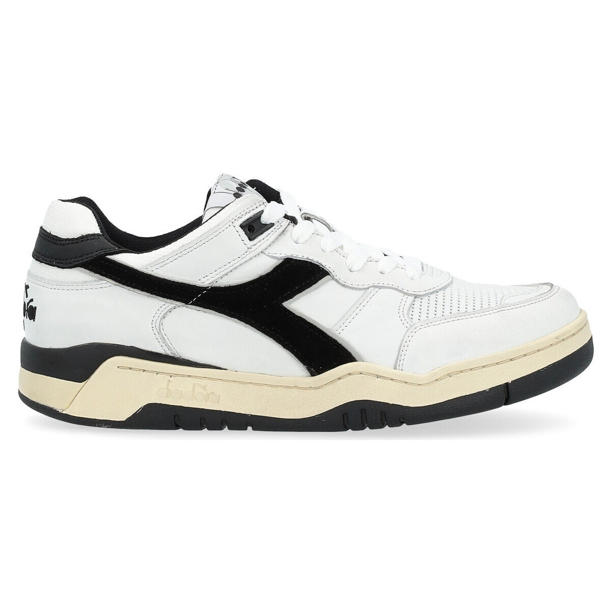Chaussures look sharp and feel amazing in the Diadora Mythos 7 Vortice HIP Baskets Diadora B560 Used noir et blanc Autres