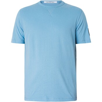 Vêtements Homme Zebra Hooded Sweatshirt Calvin Klein Jeans T-shirt régulier avec insigne Bleu