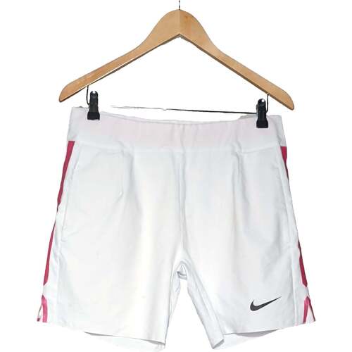 Vêtements Femme Shorts / Bermudas Nike short  38 - T2 - M Blanc Blanc