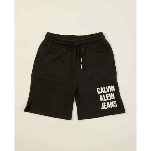 Vêtements Garçon Shorts / Bermudas Calvin Klein Jeans pre Bermuda coupe décontractée  pour enfant Noir