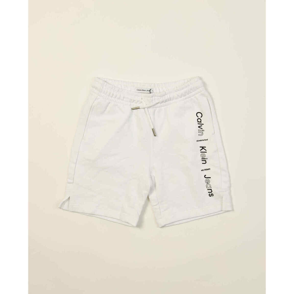 Vêtements Garçon Shorts / Bermudas Calvin Klein Jeans Short en éponge  pour enfant Blanc