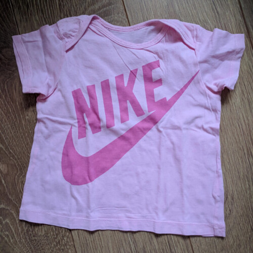 Vêtements Fille Chaussures de sport Nike T-shirt manches courtes rose Nike - 2 ans Rose