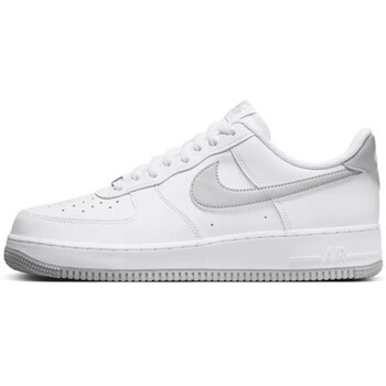 Chaussures Homme Baskets basses Nike Air Force 1 07 Gris