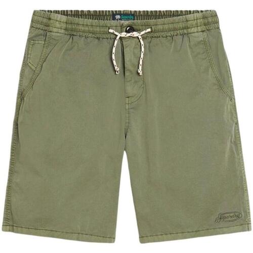 Vêtements Homme Shorts / Bermudas Superdry  Vert