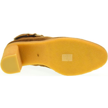 You are into sneakers that have removable foam insoles to give way to a custom orthotic
