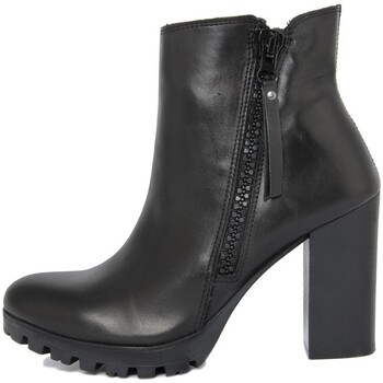 Gusto Femme Boots  -